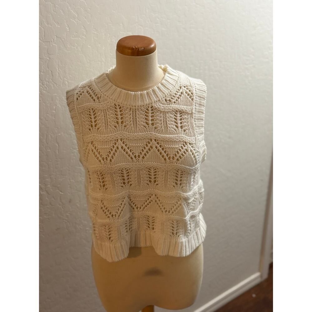 White sweater tank size M